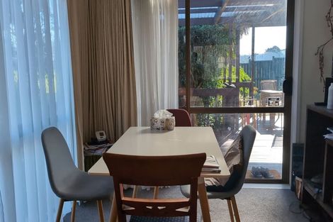 Photo of property in 15 Loloma Drive, Half Moon Bay, Auckland, 2012