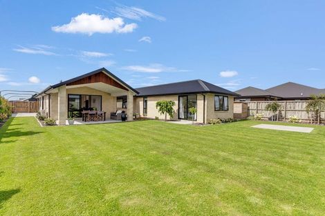 Photo of property in 117 Shillingford Boulevard, Rolleston, 7615