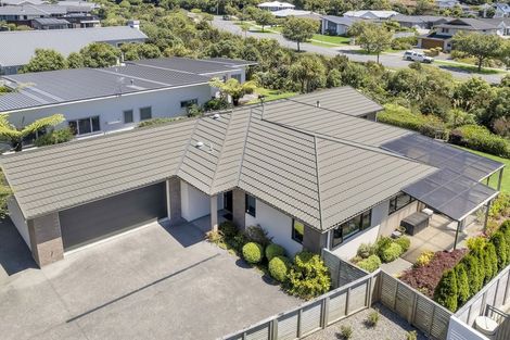 Photo of property in 12 Optimist Way, Whitby, Porirua, 5024