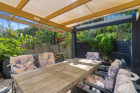 Photo of property in 47 Sea View Road, Baylys Beach, 0377