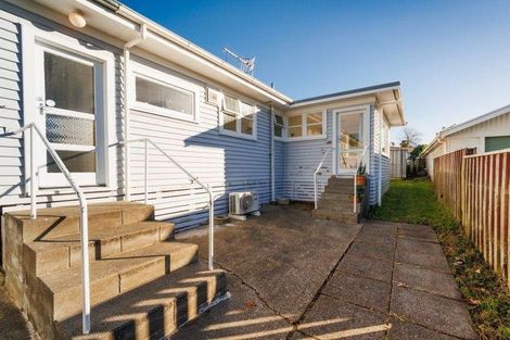 Photo of property in 2 Signal Street, Marton, 4710