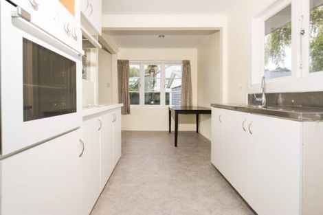 Photo of property in 17 Alma Street, Te Atatu South, Auckland, 0610