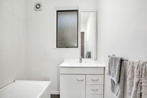 Photo of property in 2 Harold Grove, Stokes Valley, Lower Hutt, 5019