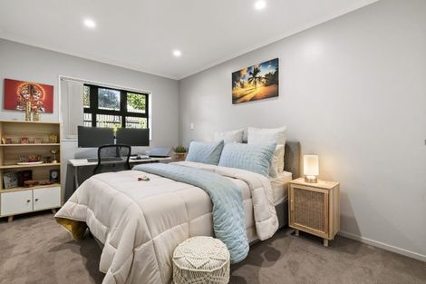 Photo of property in 15a Seaward Place, Wattle Downs, Auckland, 2103