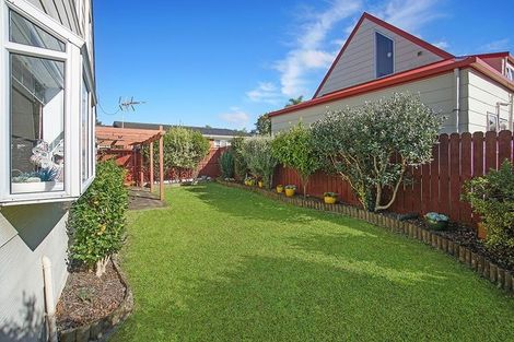 Photo of property in 2/10 Counsel Terrace, Mount Albert, Auckland, 1025