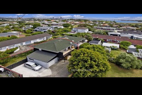 Photo of property in 3/57 Lake Road, Devonport, Auckland, 0624