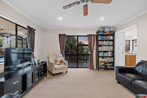 Photo of property in 24 Kenneth Hopper Place, Manly, Whangaparaoa, 0930