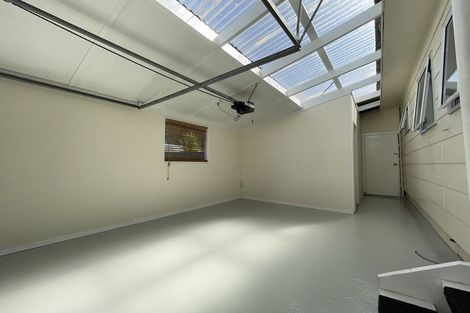 Photo of property in 5 Newton Place, Westbrook, Palmerston North, 4412