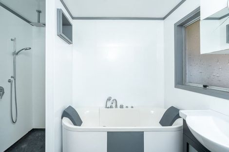 Photo of property in 411 Kahikatea Drive, Dinsdale, Hamilton, 3204