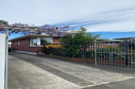 Photo of property in 16 Middlepark Road, Sockburn, Christchurch, 8042