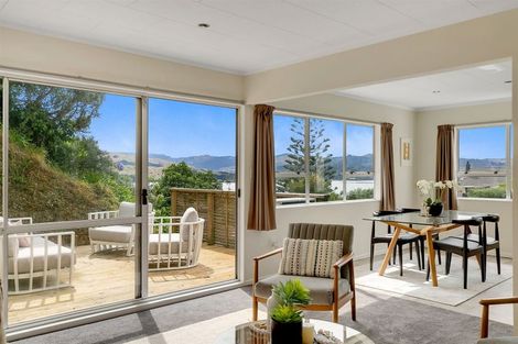 Photo of property in 34 Oak Avenue, Paremata, Porirua, 5024