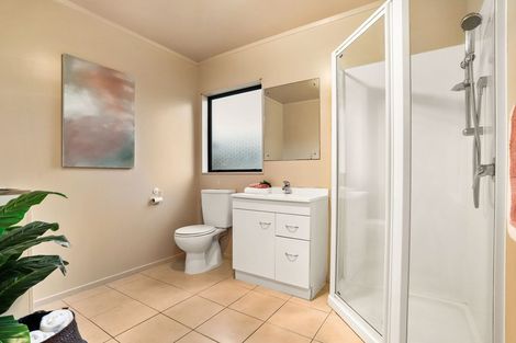 Photo of property in 20 Trias Road, Totara Vale, Auckland, 0629