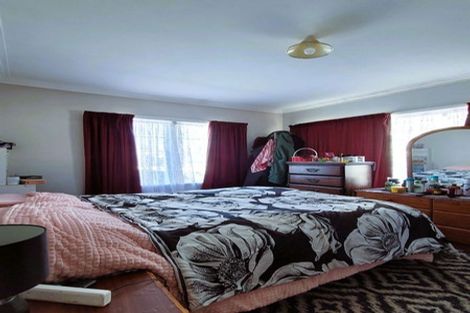 Photo of property in 30 Kereru Street, Henderson, Auckland, 0612