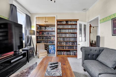 Photo of property in 24 Castle Street, Eltham, 4322