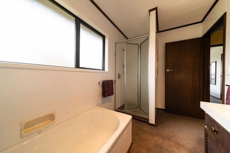 Photo of property in 18 Poplar Drive, Kelvin Heights, Queenstown, 9300