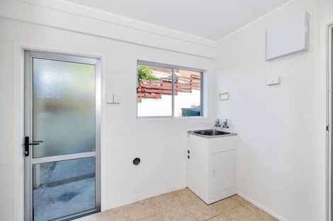 Photo of property in 1/135 Glamorgan Drive, Torbay, Auckland, 0630