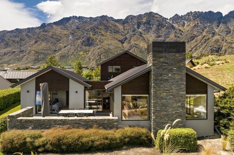 Photo of property in 4 Kinross Lane, Jacks Point, Queenstown, 9371