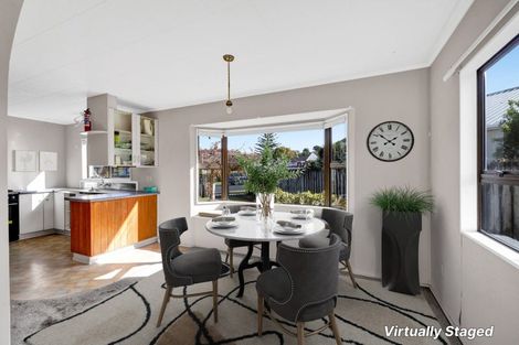 Photo of property in 27 Tiverton Crescent, Whalers Gate, New Plymouth, 4310