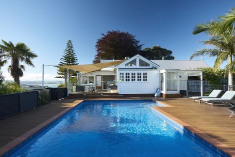 Photo of property in 14 Selwyn Road, Hospital Hill, Napier, 4110