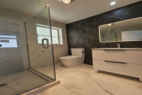 Photo of property in 12d Minaret Drive, Bucklands Beach, Auckland, 2014