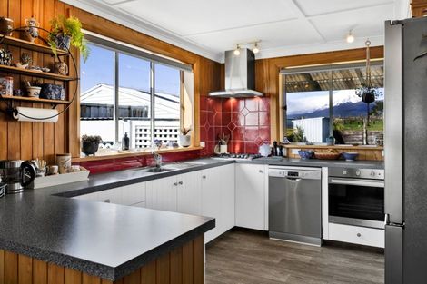Photo of property in 2 Hurworth Road, Hurworth, New Plymouth, 4371