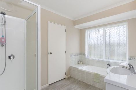 Photo of property in 12 Primrose Place, Papamoa Beach, Papamoa, 3118