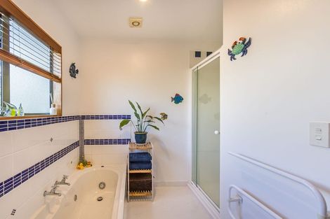 Photo of property in 5 Charlotte Street, Stanmore Bay, Whangaparaoa, 0932