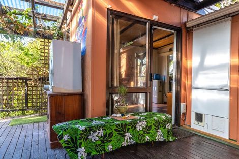 Photo of property in 14 Wellington Road, Surfdale, Waiheke Island, 1081