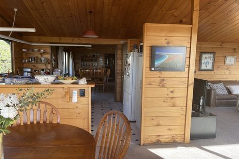 Photo of property in 132 Beach Road, Haumoana, 4102