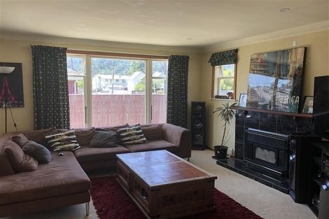 Photo of property in 12 Rintoul Grove, Stokes Valley, Lower Hutt, 5019