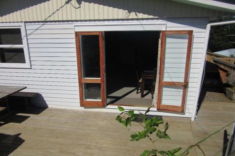 Photo of property in 1/28 Merton Avenue, Glenfield, Auckland, 0627