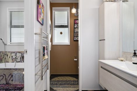 Photo of property in 49 Lakeside Terrace, Omokoroa, 3114