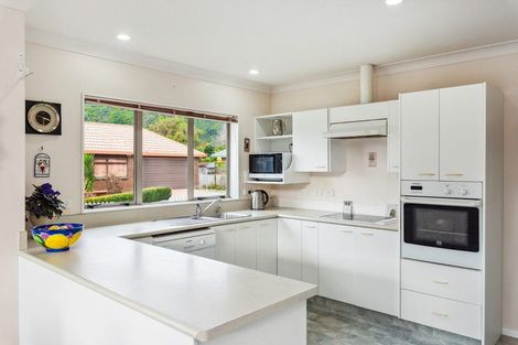 Photo of property in 474 Te Moana Road, Waikanae, 5036