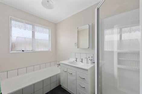 Photo of property in 62 Aniseed Grove, Timberlea, Upper Hutt, 5018
