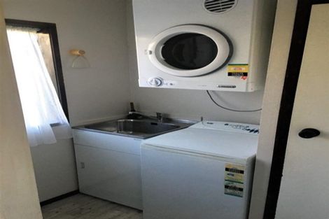 Photo of property in 2 Yarra Place, Botany Downs, Auckland, 2010