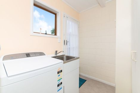 Photo of property in 1/9a Tawa Road, Te Atatu Peninsula, Auckland, 0610