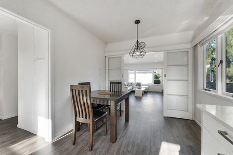 Photo of property in 8 Becroft Drive, Forrest Hill, Auckland, 0620