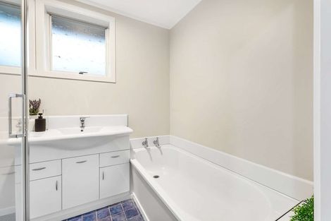 Photo of property in 14 Harriet Place, Spotswood, New Plymouth, 4310