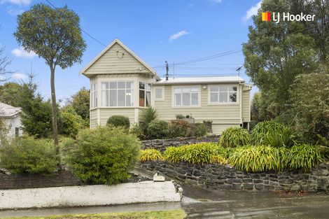 Photo of property in 11 Glenross Street, Glenross, Dunedin, 9011