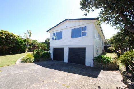 Photo of property in 109 Taylor Terrace, Tawa, Wellington, 5028