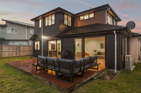 Photo of property in 9 Tawatawa Street, Long Bay, Auckland, 0630