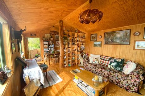 Photo of property in 72 Beach Road, Collingwood, 7073