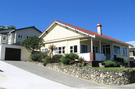 Photo of property in 133 Melbourne Road, Island Bay, Wellington, 6023