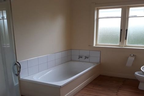 Photo of property in 94 Queen Street, Waiuku, 2123