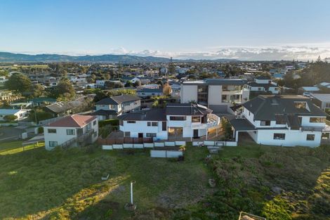 Photo of property in 6a Marjorie Lane, Papamoa Beach, Papamoa, 3118