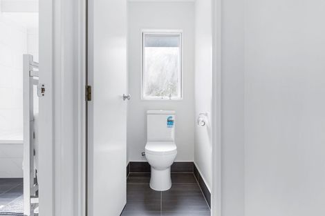 Photo of property in 46 Patts Avenue, Glendene, Auckland, 0602