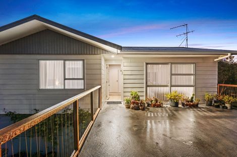 Photo of property in 24 Beauchamp Drive, Massey, Auckland, 0614
