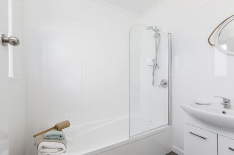 Photo of property in 1/35 Arran Road, Browns Bay, Auckland, 0630