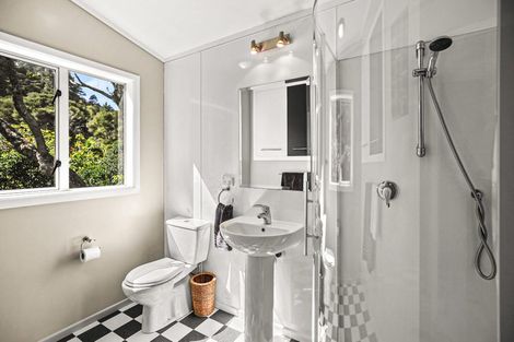 Photo of property in 16 Patui Avenue, Ngarimu Bay, Thames, 3575