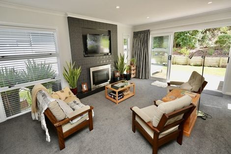 Photo of property in 13 Freedom Drive, Kelvin Grove, Palmerston North, 4414